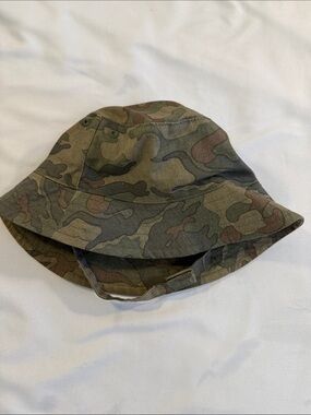 Old Navy NWOT Kids Camo Bucket Hat in Olive and Brown